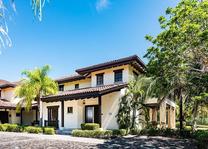 Hacienda Pinilla Vacation Hotel
